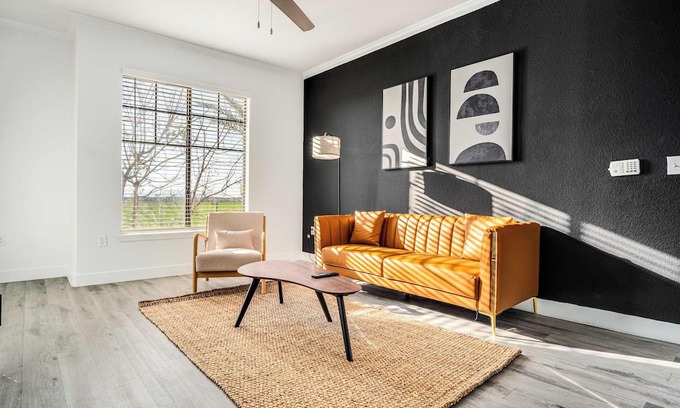 Glendale Sports and Entertainment District Apartment | Boulevard Stays 1BR by the Stadium Pool, Parking, Gym 11