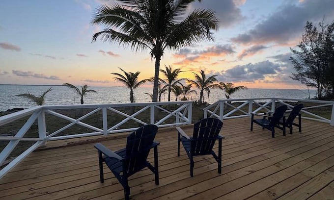 Cooper's Town House | Waterfront Abaco Beach House - Private 5Bedroom 3Bath, 15 min from Treasure Cay