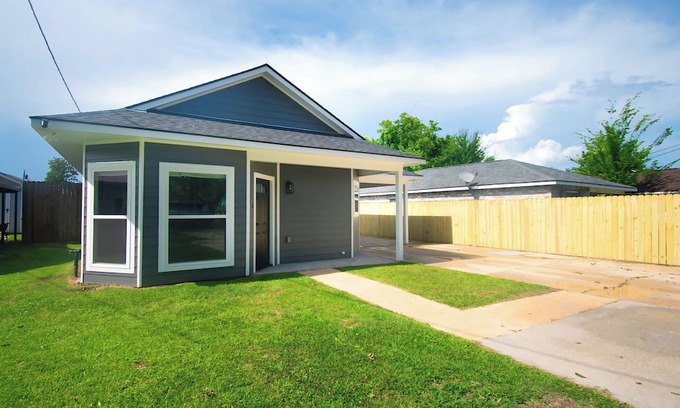 Gonzales House | 4/2 NEW COZY HOME in the heart of Gonzales, La.