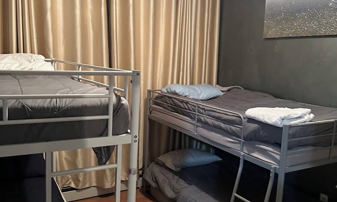 Greenville Apartment | Spacious 3-bedroom apartment with WiFi, AC in welcoming Jersey City
