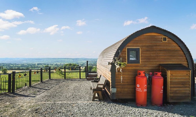 Snailbeach Cottage | Sunset Holiday Pod - UK48592