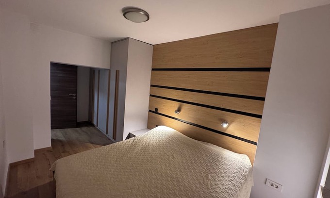 Centar Apartment | Charming 1-bedroom apartment in Skopje with WiFi, AC, fitness room
