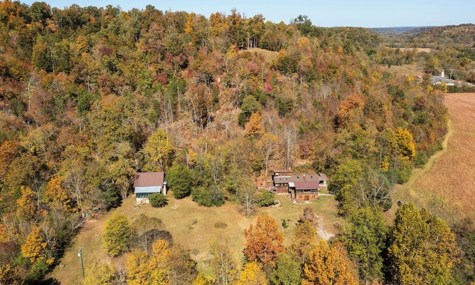Fairview Cabin | Charming, private, 1952 log cabin in the country 4 miles from Fairview.