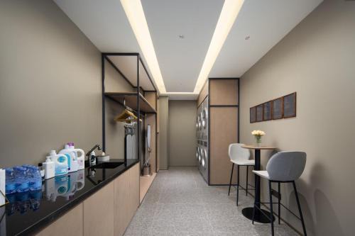 Xishan Qu Hotel | Atour Hotel Wuxi East Station Yingyuehu Park Metro Station