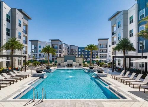 Florida Central Atlantic Coast Apartment | Luxury Room a 5 min to Disney and all the Parks