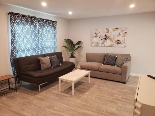 Midway City Villa | BeachsideBliss near Disney Magic