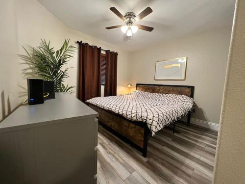 University City Apartment | Luxury furnished one bedroom condo La Jolla, Spa, Pool, Gym near beach