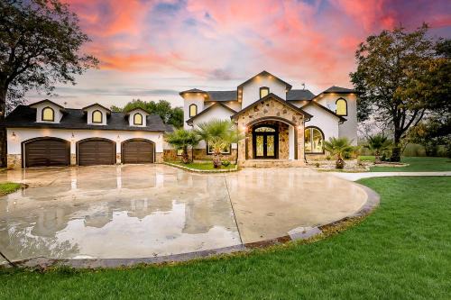 San Antonio House | Lotus Retreat